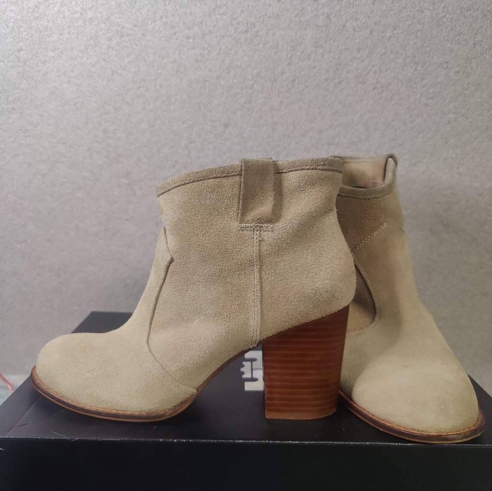 Splendid Lakota Pull On Ankle Boot Bootie Tan Nuts Suede 7